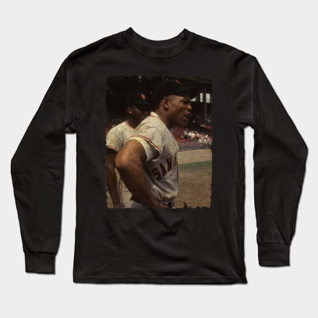 Willie Mays in San Francisco Giants Long Sleeve T-Shirt by PESTA PORA